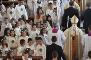 4-Voyage apostolique en Bulgarie : Messe et premières communions