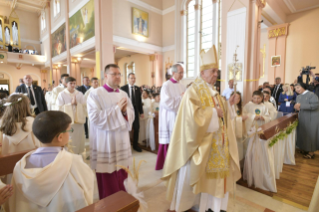 14-Voyage apostolique en Bulgarie : Messe et premières communions