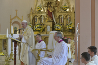20-Voyage apostolique en Bulgarie : Messe et premières communions