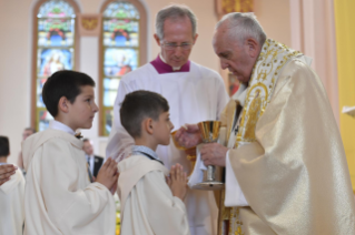 26-Voyage apostolique en Bulgarie : Messe et premières communions