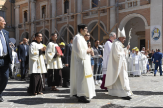 7-Visita del Santo Padre a la Di&#xf3;cesis de Camerino-Sanseverino Marche: Celebraci&#xf3;n de la Santa Misa