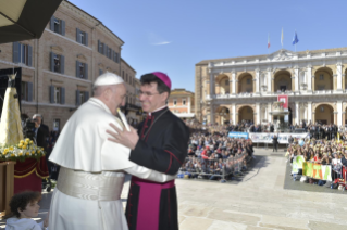 7-Visita a Loreto: Encontro com os fiéis
