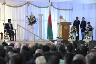 9-Apostolische Reise nach Madagaskar: Begegnung mit den Vertretern der Regierung, der Zivilgesellschaft und mit dem Diplomatischen Korps 