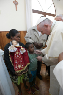 27-Apostolische Reise nach Madagaskar: Mittagshore im Kloster der Unbeschuhten Karmelitinnen 