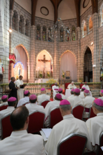 10-Voyage apostolique à Madagascar : Rencontre avec les évêques 