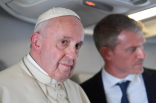 0-Apostolische Reise nach Mosambik, Madagaskar und Mauritius: Pressekonferenz mit dem Heiligen Vater auf dem Rückflug nach Rom