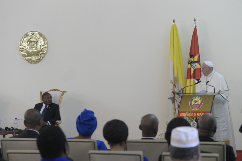 Papa y presidente de Mozambique