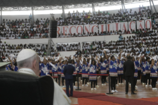 1-Apostolische Reise nach Mosambik: Interreligiöse Begegnung mit den Jugendlichen