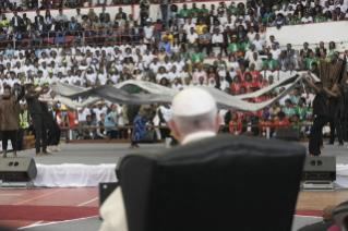 6-Viaggio Apostolico in Mozambico: Incontro interreligioso con i Giovani  