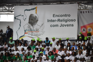 11-Voyage apostolique au Mozambique : Rencontre interreligieuse avec les jeunes 