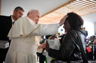 3-Apostolische Reise nach Mosambik: Besuch im Krankenhaus von Zimpeto