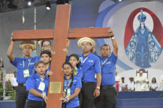 2-Apostolic Journey to Panama: Via Crucis with young people at Campo Santa Maria la Antigua – Cinta Costera