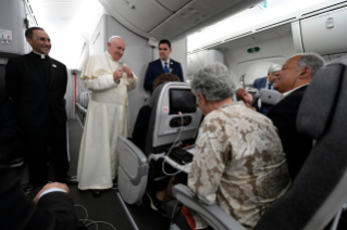 1-Viaggio Apostolico a Panama: Conferenza Stampa del Santo Padre durante il volo di ritorno  