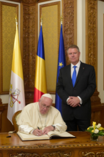 1-Viagem Apostólica à Romênia: Encontro com as Autoridades, a Sociedade Civil e o Corpo Diplomático