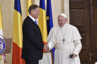 9-Viaje apostólico a Rumanía: Encuentro con las autoridades, la sociedad civil y el Cuerpo Diplomático