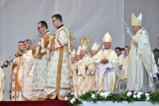 5-Apostolic Journey to Romania: Divine Liturgy with the Beatification of 7 Greek-Catholic Martyr bishops  