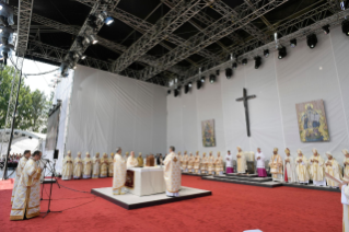 9-Voyage apostolique en Roumanie : Divine liturgie avec la béatification des 7 évêques grec-catholiques martyrs 