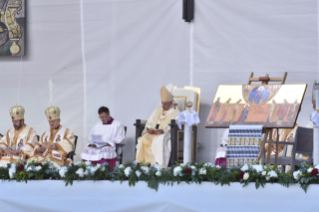 15-Apostolic Journey to Romania: Divine Liturgy with the Beatification of 7 Greek-Catholic Martyr bishops in the Field of Liberty in Blaj