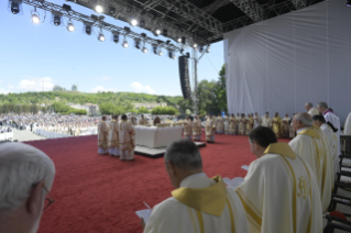 19-Apostolic Journey to Romania: Divine Liturgy with the Beatification of 7 Greek-Catholic Martyr bishops  