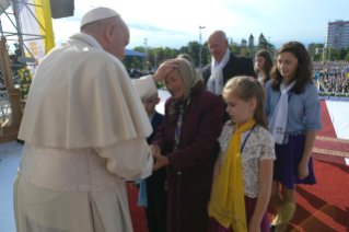 4-Apostolic Journey to Romania: Marian meeting with young people and families 