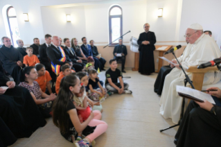 5-Apostolic Journey to Romania: Meeting with the Rom Community of Blaj