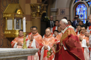 2-Viaggio Apostolico in Thailandia: Santa Messa con i giovani  