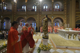 11-Apostolic Journey to Thailand: Holy Mass with Young People