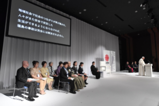 10-Viaje apostólico a Japón: Encuentro con las víctimas de la triple catástrofe