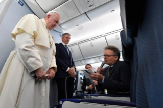 2-Apostolische Reise nach Japan: Pressekonferenz mit dem Heiligen Vater auf dem Rückflug nach Rom