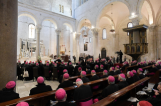 15-Besuch in Bari: Begegnung mit den Bischöfen des Mittelmeerraumes 