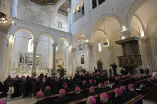 10-Visita a Bari: Encuentro con los obispos del Mediterráneo