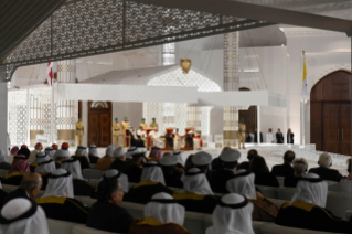 8-Viaggio Apostolico nel Regno del Bahrein: Incontro con le Autorità, con la Società Civile e con il Corpo Diplomatico 