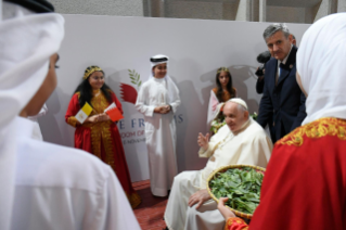 4-Apostolische Reise ins Königreich Bahrain: Begegnung mit Jugendlichen