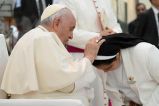 2-Voyage apostolique au Royaume de Bahreïn : Rencontre de prière avec les évêques, les prêtres, les consacrés, les séminaristes et les agents pastoraux