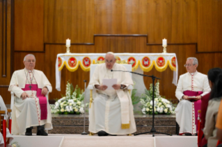 7-Viaje apostólico a Baréin: Encuentro de oración con los obispos, sacerdotes, consagrados, seminaristas y agentes pastorales