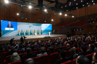 2-Voyage Apostolique au Kazakhstan : Rencontre avec les autorités, la société civile et le corps diplomatique