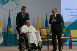 5-Voyage Apostolique au Kazakhstan : Rencontre avec les autorités, la société civile et le corps diplomatique
