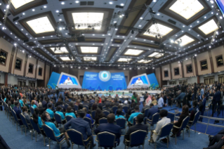 8-Viaje apostólico a Kazajistán: Lectura de la Declaración final y clausura del Congreso
