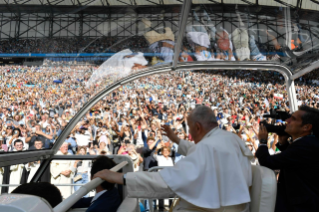 10-Apostolic Journey to Marseille: Holy Mass 