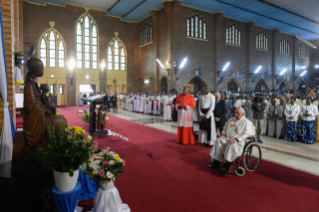 16-Voyage apostolique en République démocratique du Congo : Rencontre de prière avec les prêtres, les diacres, les personnes consacrées et les séminaristes
