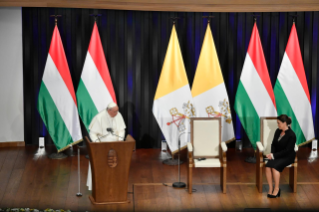 5-Apostolische Reise nach Ungarn: Begegnung mit Vertretern der Regierung und der Zivilgesellschaft sowie mit dem Diplomatischen Korps 