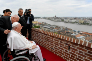 9-Viagem Apostólica à Hungria: Encontro com as Autoridades, a Sociedade Civil e o Corpo Diplomático 