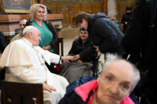 5-Apostolic Journey to Hungary: Meeting with poor people and refugees  