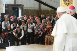 26-Apostolic Journey to Hungary: Meeting with poor people and refugees  