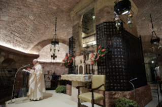 10-Visit of the Holy Father Francis to Assisi: Holy Mass and signing of the new Encyclical <i>“All Brothers”, on fraternity and social friendship</i> 