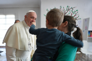4-Visita del Santo Padre a la "Casa de Leda"