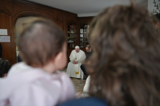 8-Visita del Santo Padre a la "Casa de Leda"