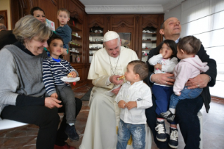 11-Visita del Santo Padre a la "Casa de Leda"