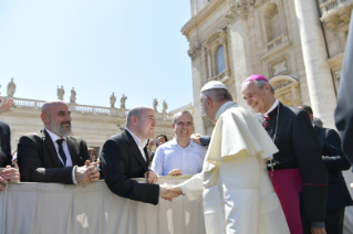 9-A los peregrinos de las diócesis de Cesena y Bolonia