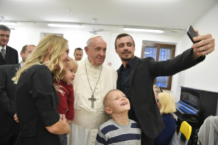 10-Visita del Santo Padre alla Cittadella della Carità in occasione del 40° della Caritas diocesana di Roma
